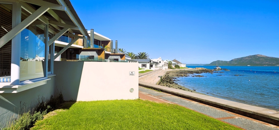 3 Bedroom Property for Sale in Middedorp Western Cape